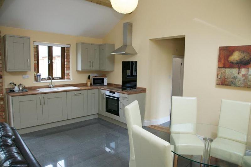 Pheasants Roost At Tove Valley Cottages Towcester Exterior foto